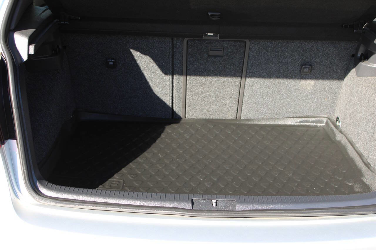 Used 2007 Volkswagen GTI 2-Door image 29