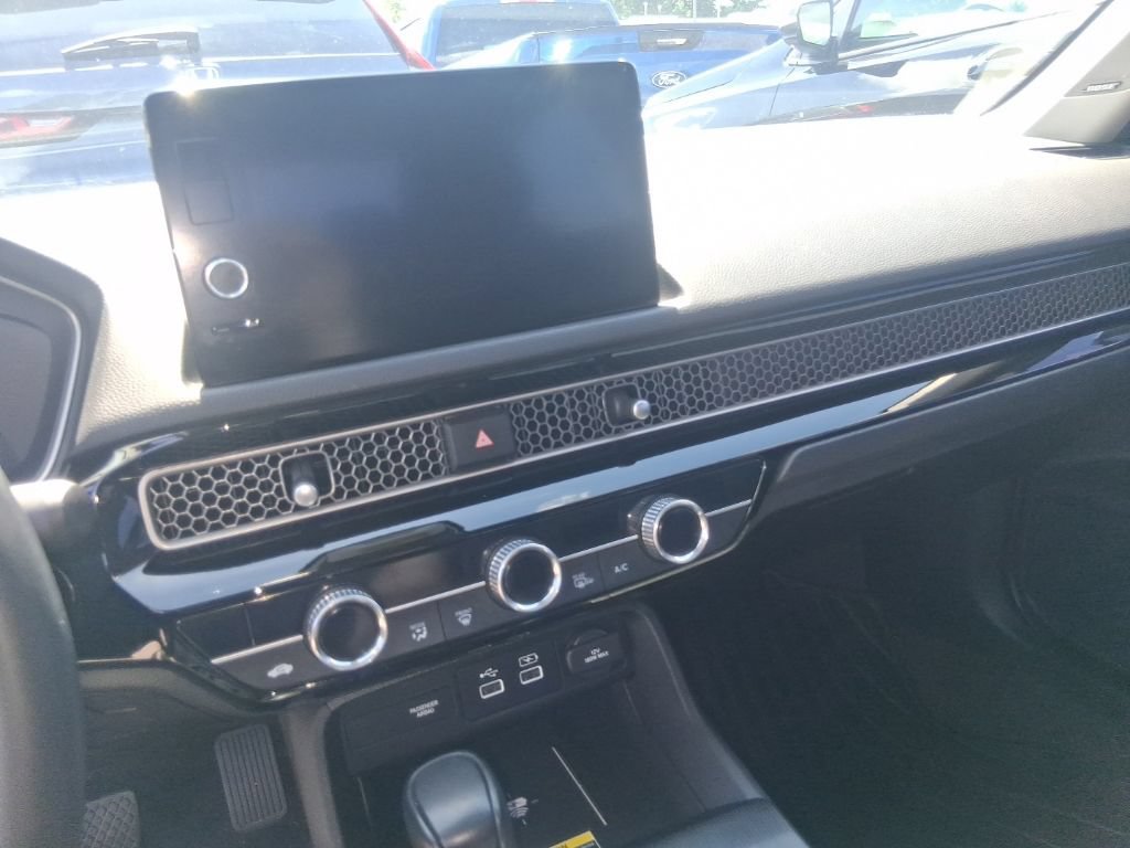 Used 2022 Honda Civic Touring image 10