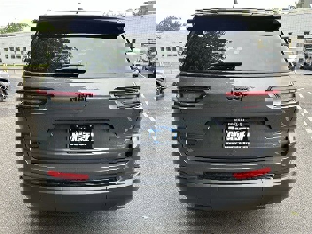 New 2025 Jeep Grand Cherokee L Altitude image 7