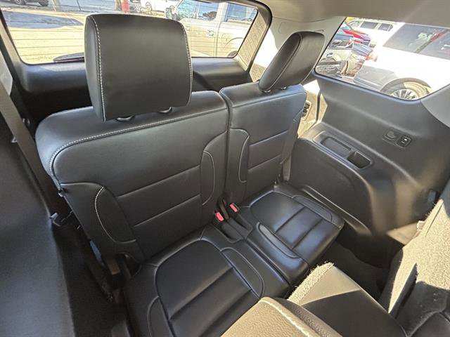 Used 2023 GMC Acadia SLT image 29