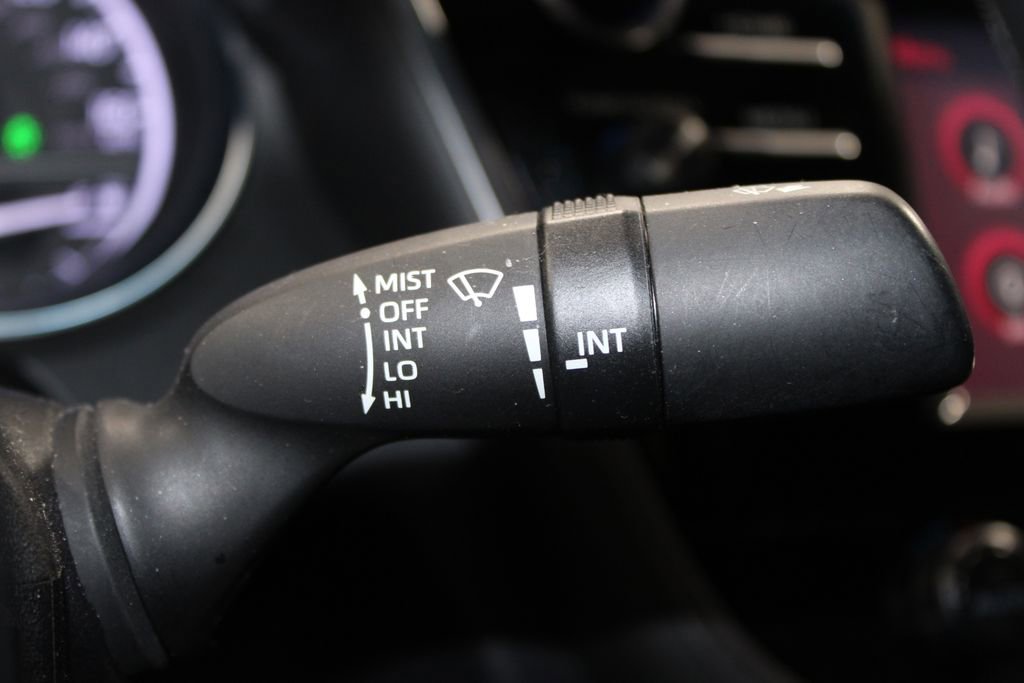 Used 2018 Toyota Camry SE image 22