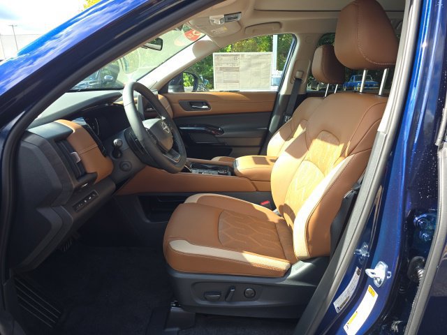 New 2026 Nissan Pathfinder Platinum AWD/4WD image 13