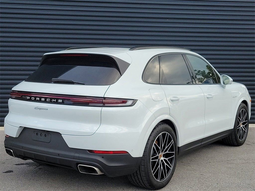 Certified 2025 Porsche Cayenne E-Hybrid image 7