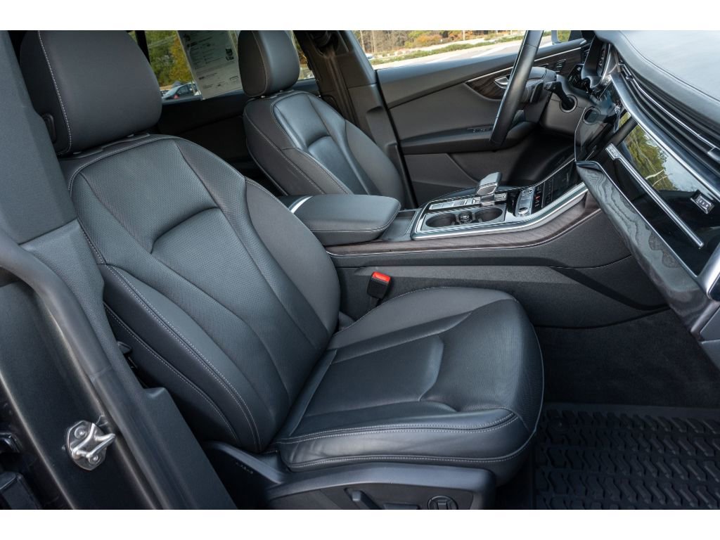 Used 2021 Audi Q8 Prestige image 17
