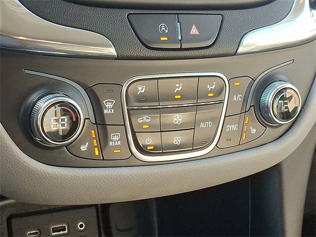 Used 2023 Chevrolet Equinox LT w/ Driver Convenience Package image 12