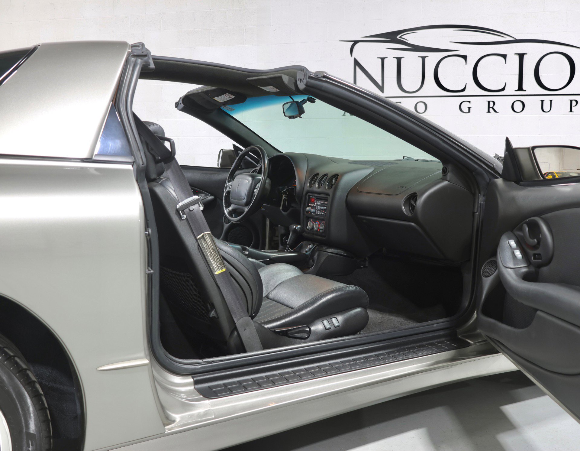 Used 2000 Pontiac Firebird Formula RWD image 18