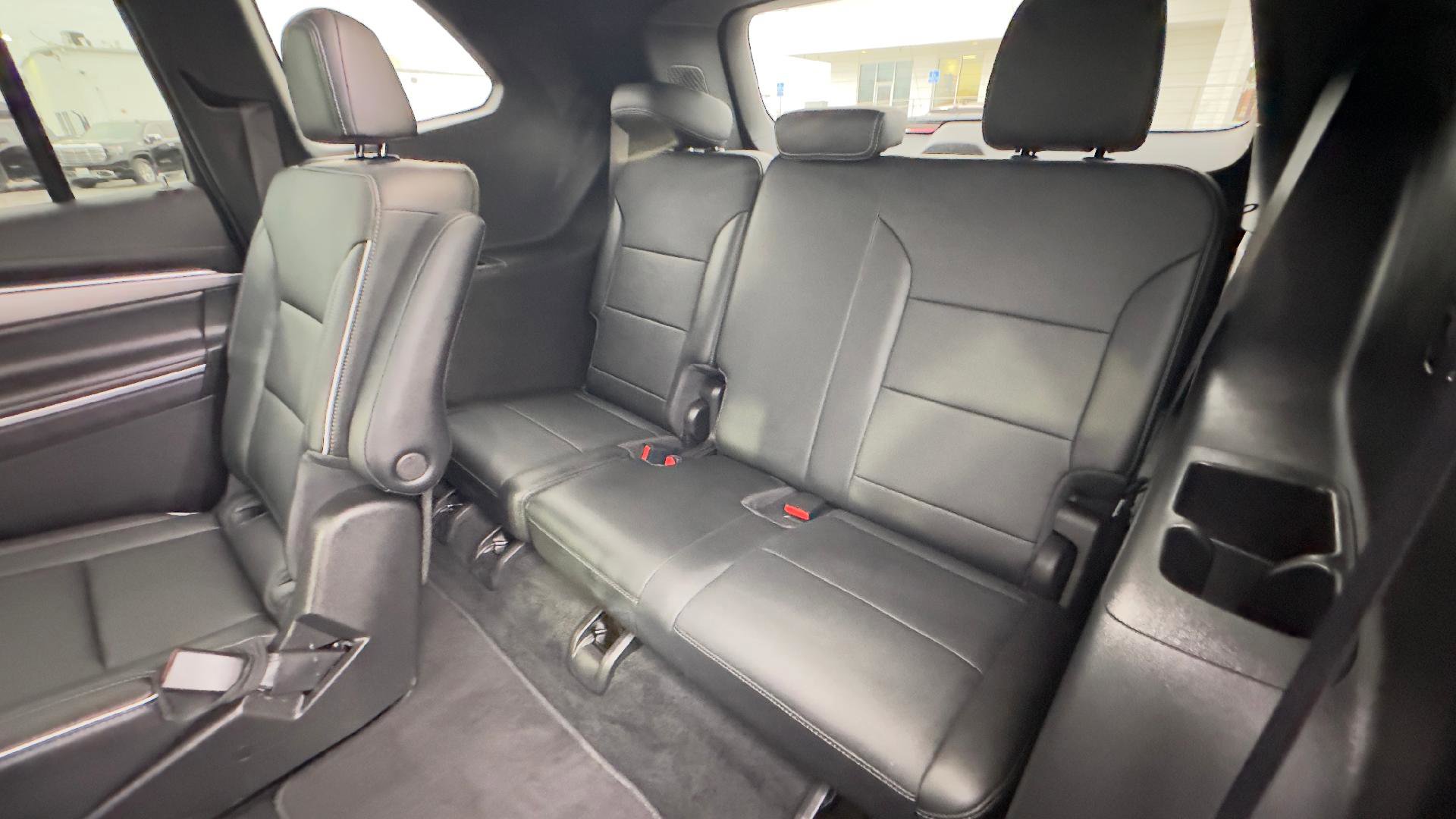 Used 2025 Buick Enclave Preferred image 9