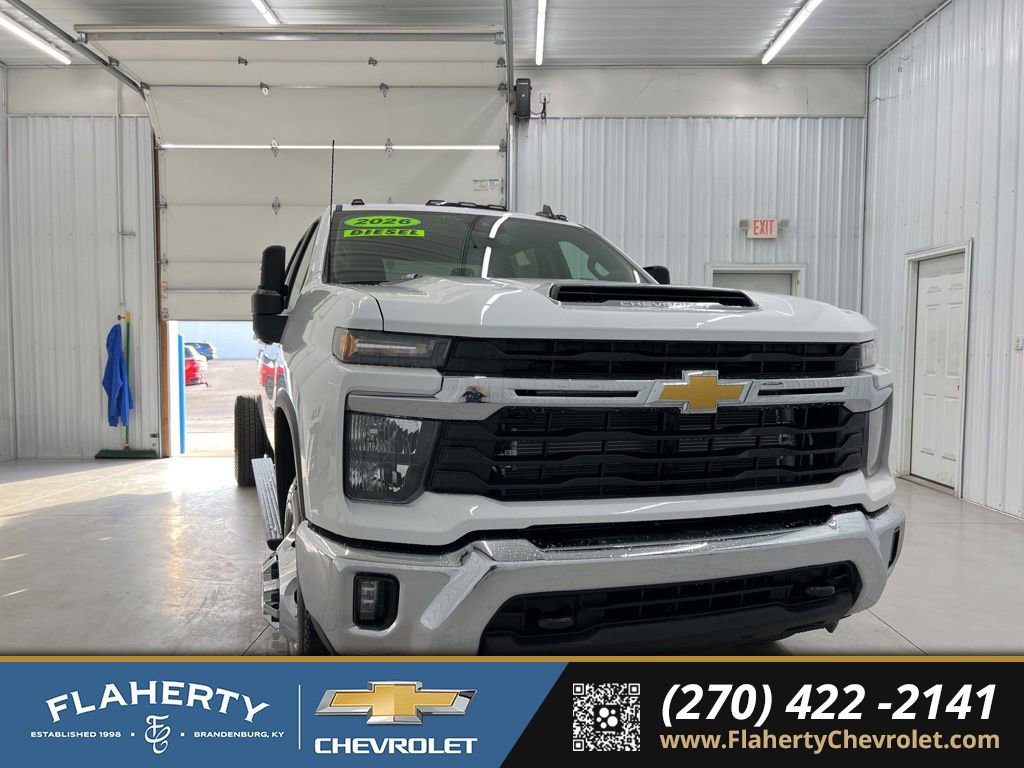 New 2026 Chevrolet Silverado 3500 LT image 1