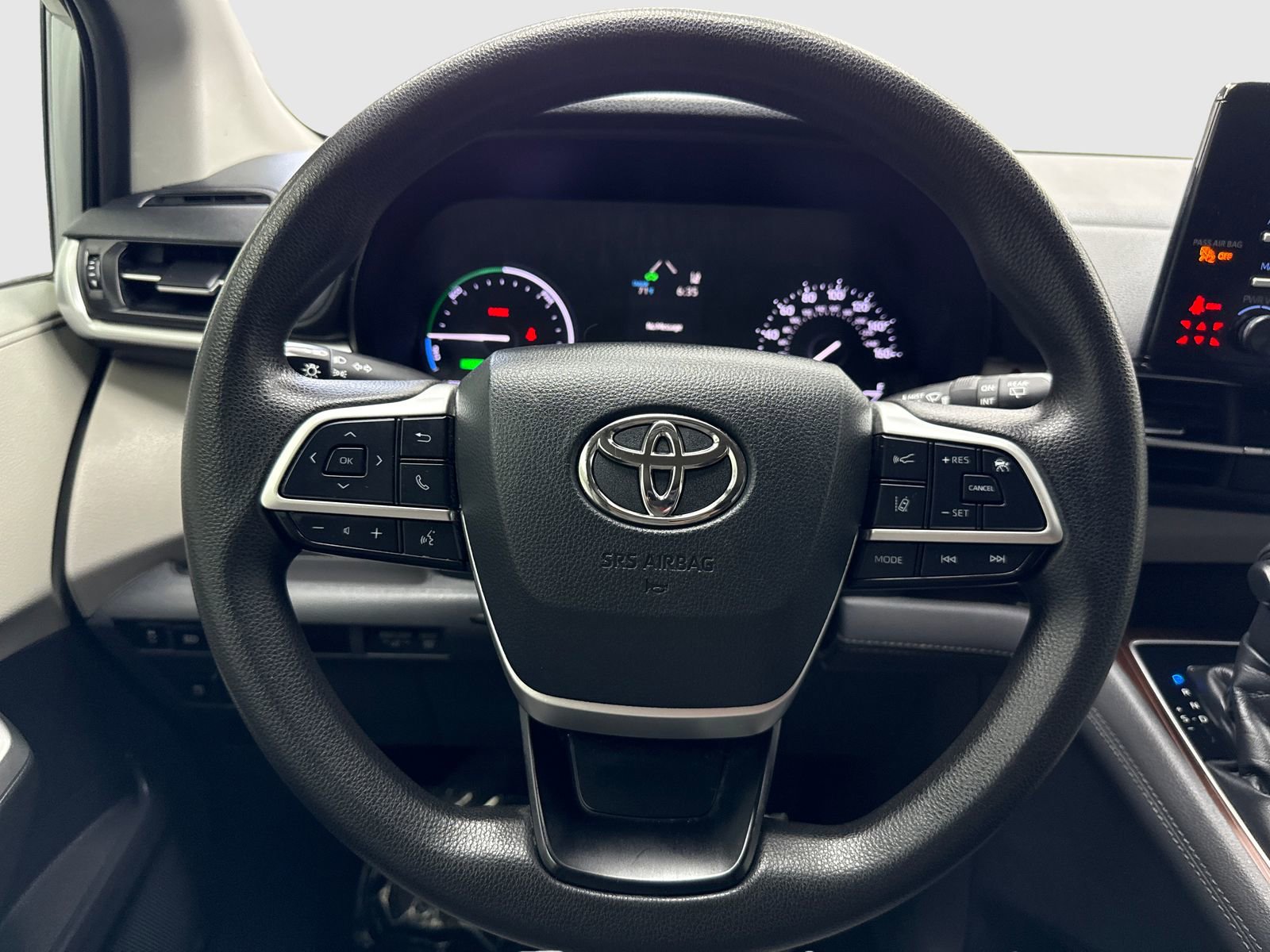 Used 2021 Toyota Sienna LE FWD image 19