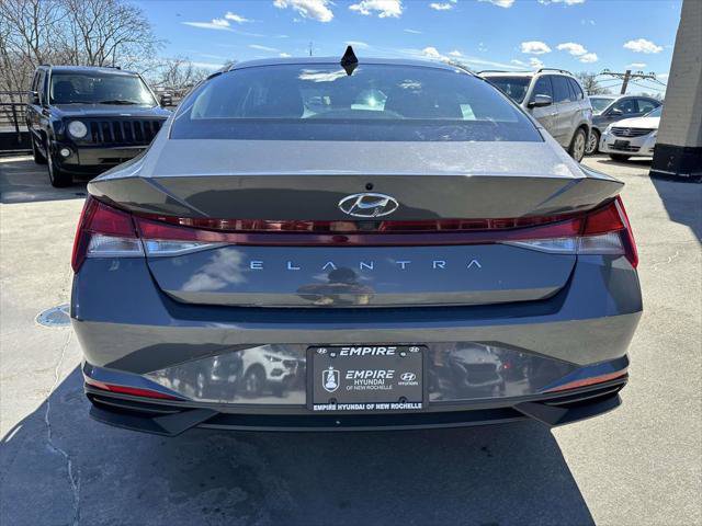 Certified 2023 Hyundai Elantra SEL w/ Convenience Package image 4