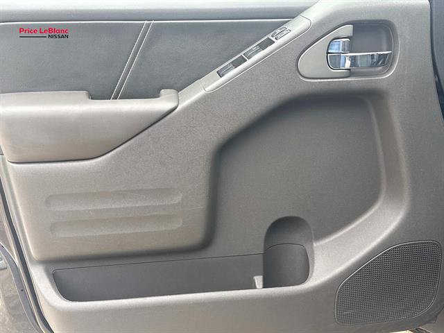 Used 2020 Nissan Frontier PRO-4X w/ Pro-4x Utility Package AWD/4WD image 18