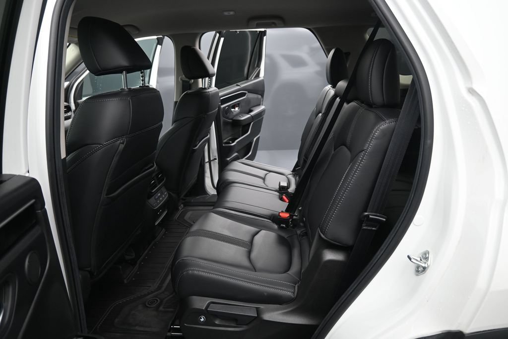 Certified 2025 Honda Pilot EX-L image 17