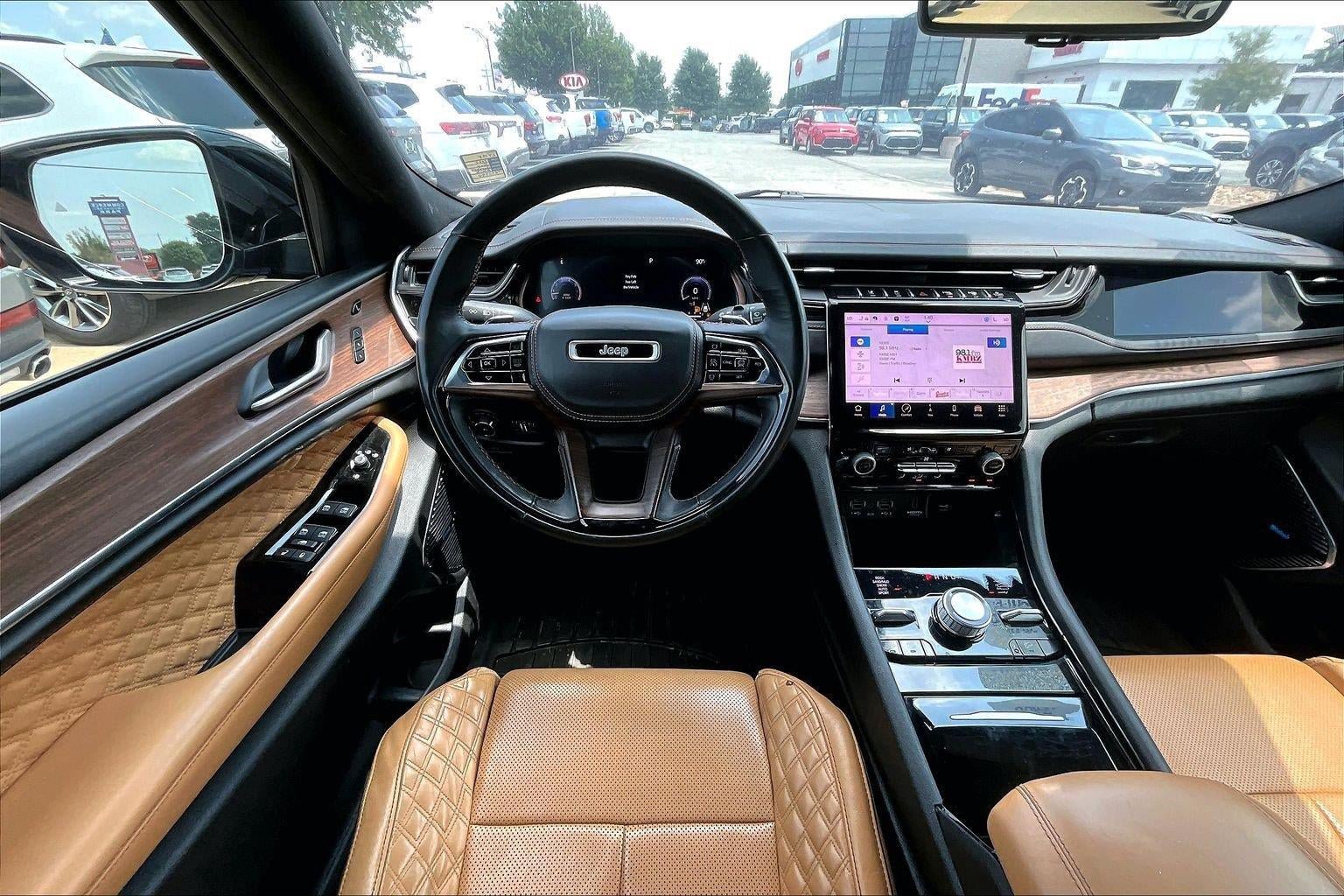Used 2022 Jeep Grand Cherokee Summit w/ Adv Protech Group IV AWD/4WD image 8