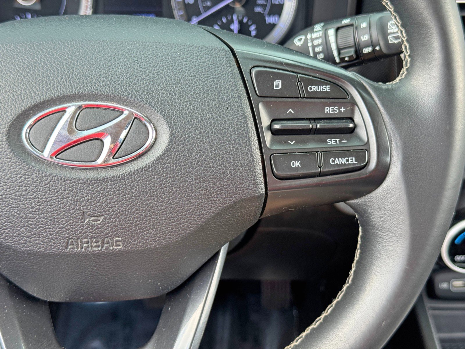 Used 2022 Hyundai Venue Limited w/ Cargo Package image 21