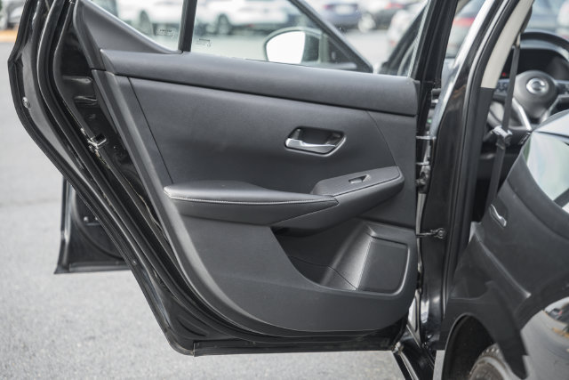 Used 2020 Nissan Sentra SV w/ Trunk Package FWD image 32