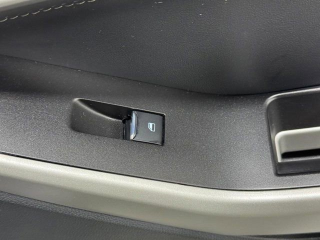 Used 2023 Ford Explorer XLT image 22