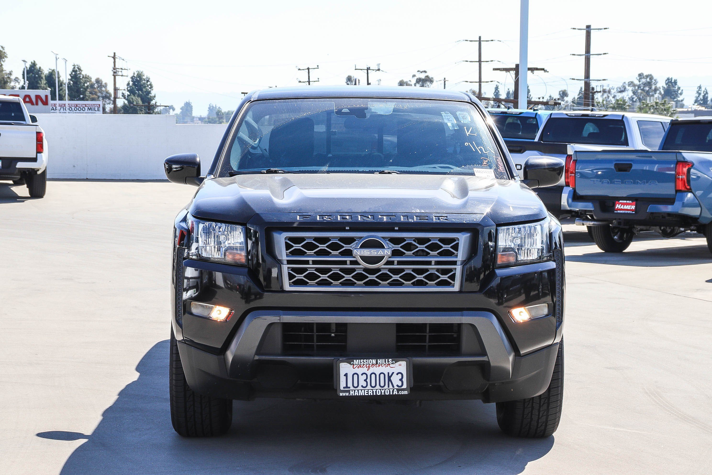 Used 2022 Nissan Frontier SV w/ Technology Package RWD image 2