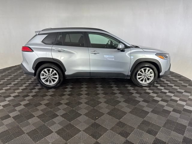 Used 2023 Toyota Corolla Cross LE w/ Moonroof Package AWD/4WD image 9