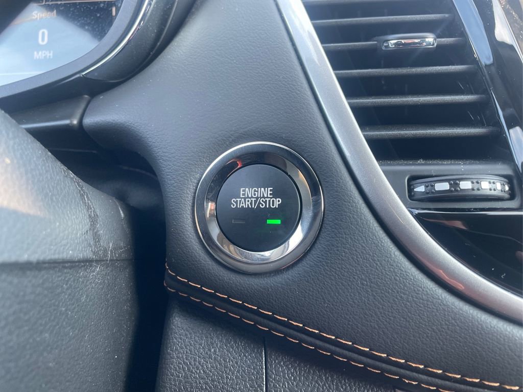 Used 2022 Chevrolet Trax LT w/ LT Convenience Package image 32