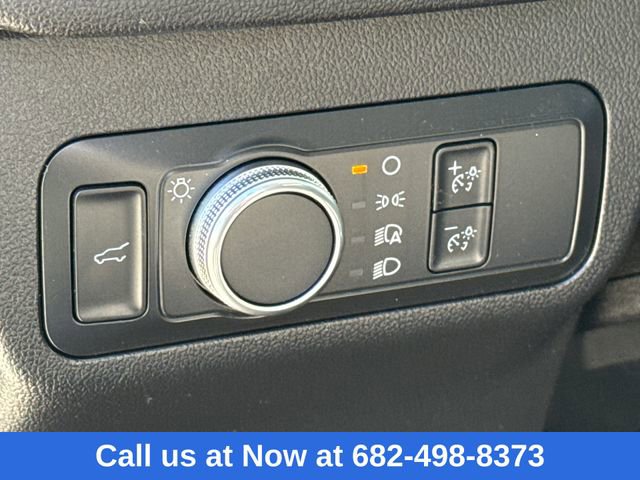 Used 2022 Ford Escape SE w/ SE Sport Appearance Package image 23