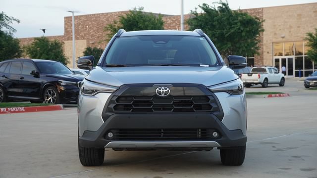 Used 2026 Toyota Corolla Cross XLE FWD image 2
