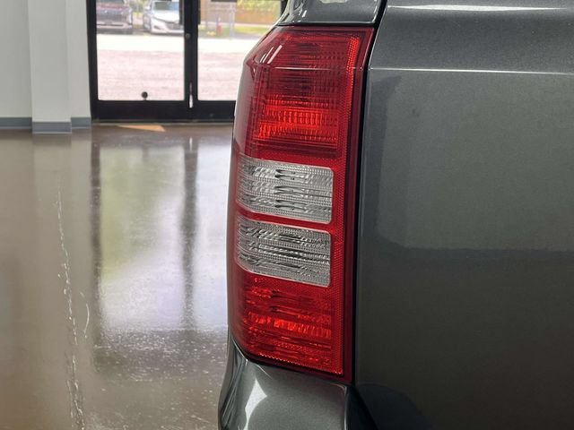 Used 2016 Jeep Patriot Latitude FWD image 12