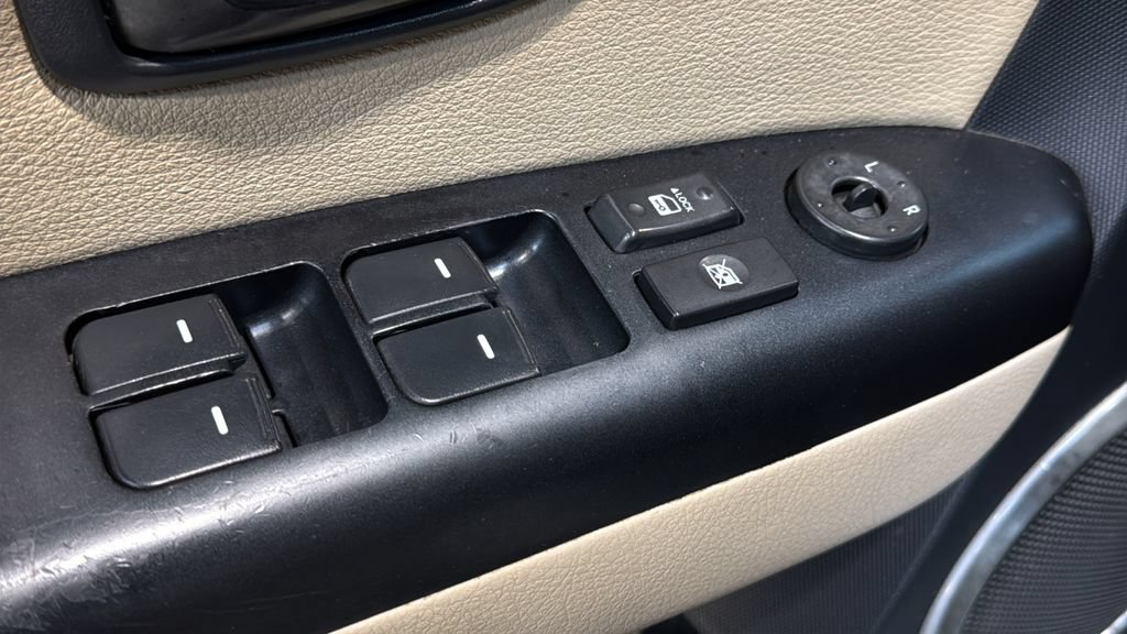 Used 2011 Kia Soul ! FWD image 16