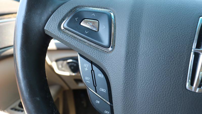 Used 2016 Lincoln MKZ w/ Equipment Group 300A Reserve FWD image 9