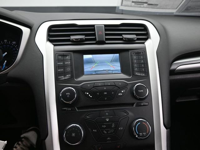 Used 2016 Ford Fusion SE w/ SE Cold Weather Package image 35