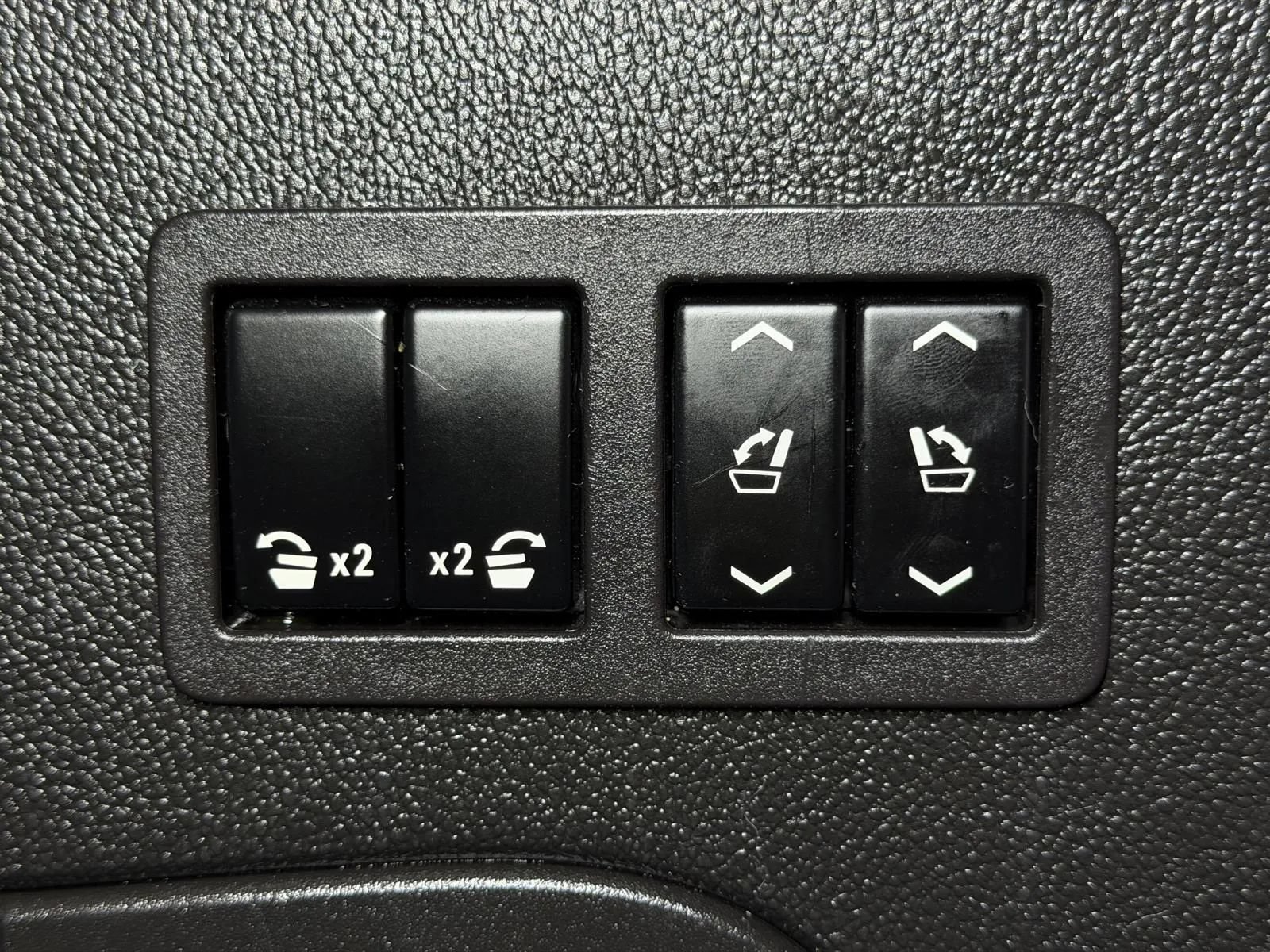 Used 2017 GMC Yukon SLT RWD image 16