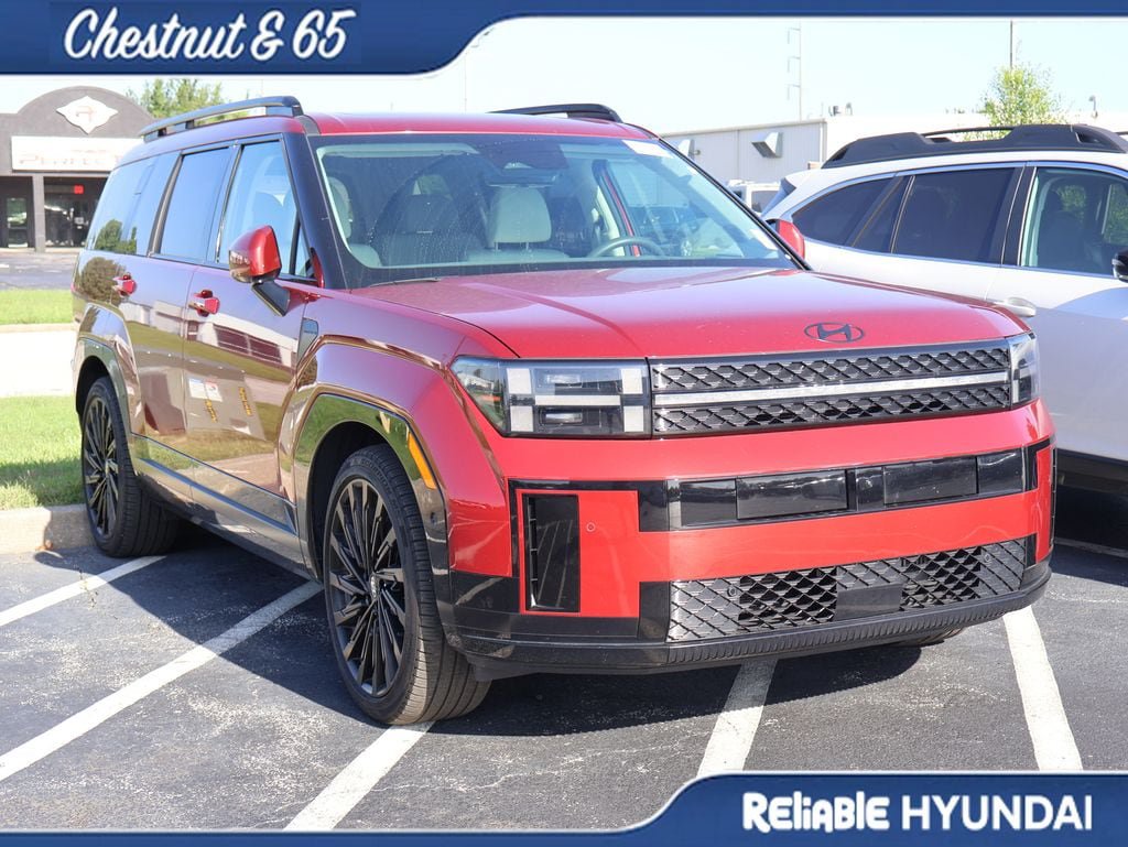 Used 2024 Hyundai Santa Fe Calligraphy FWD image 2