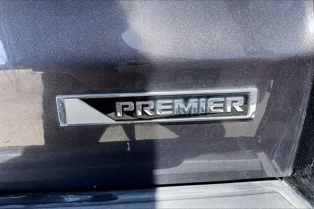 Used 2017 Chevrolet Suburban Premier AWD/4WD image 25
