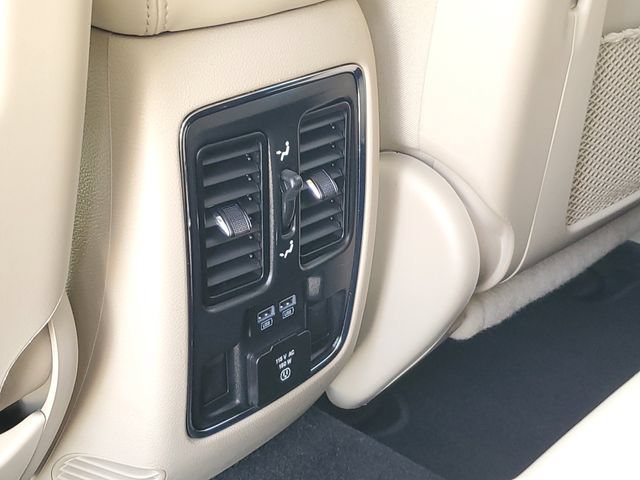 Used 2021 Jeep Grand Cherokee Limited AWD/4WD image 30
