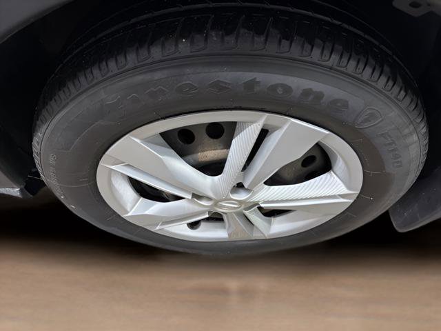 Used 2024 Nissan Kicks S FWD image 9