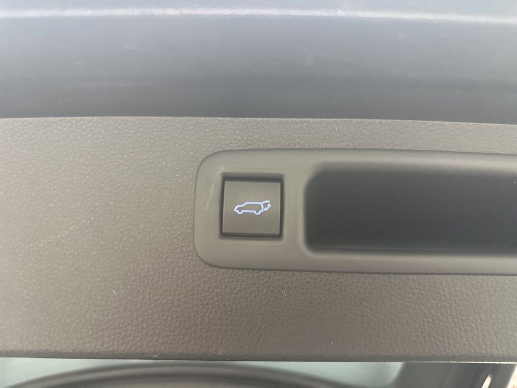 Used 2020 Toyota Highlander Limited image 27