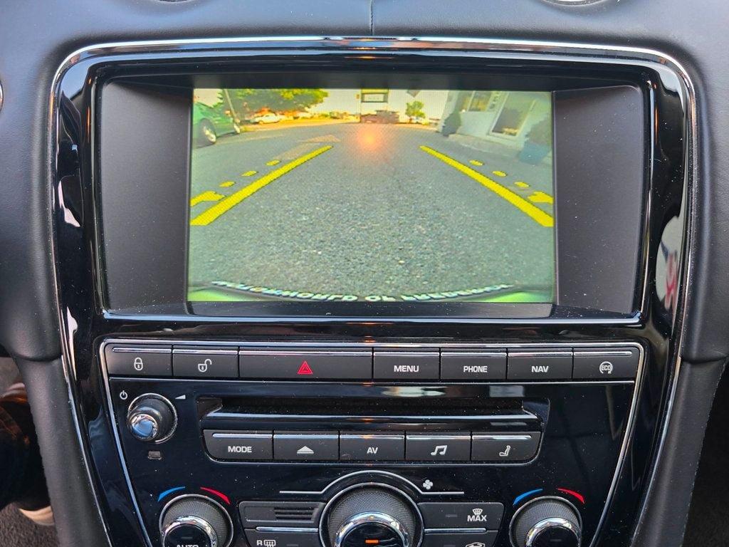 Used 2015 Jaguar XJ L Portfolio AWD/4WD image 25
