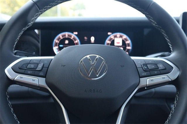 New 2025 Volkswagen Tiguan SE image 11