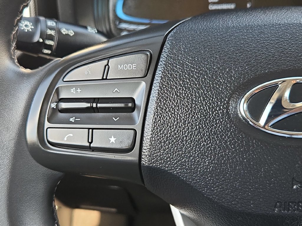 Used 2026 Hyundai Venue SEL FWD image 21