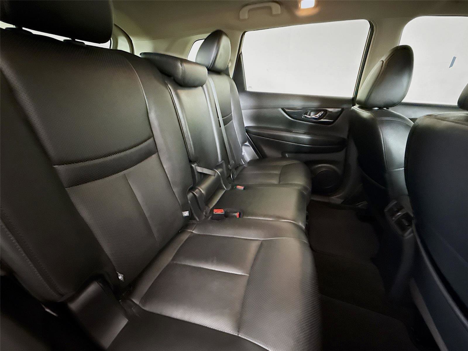 Used 2020 Nissan Rogue SL w/ Premium Package image 19