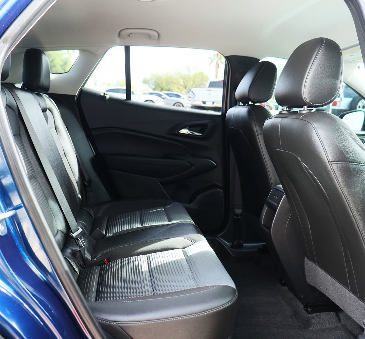 Used 2024 Chevrolet Trax LT w/ Driver Confidence Package FWD image 27