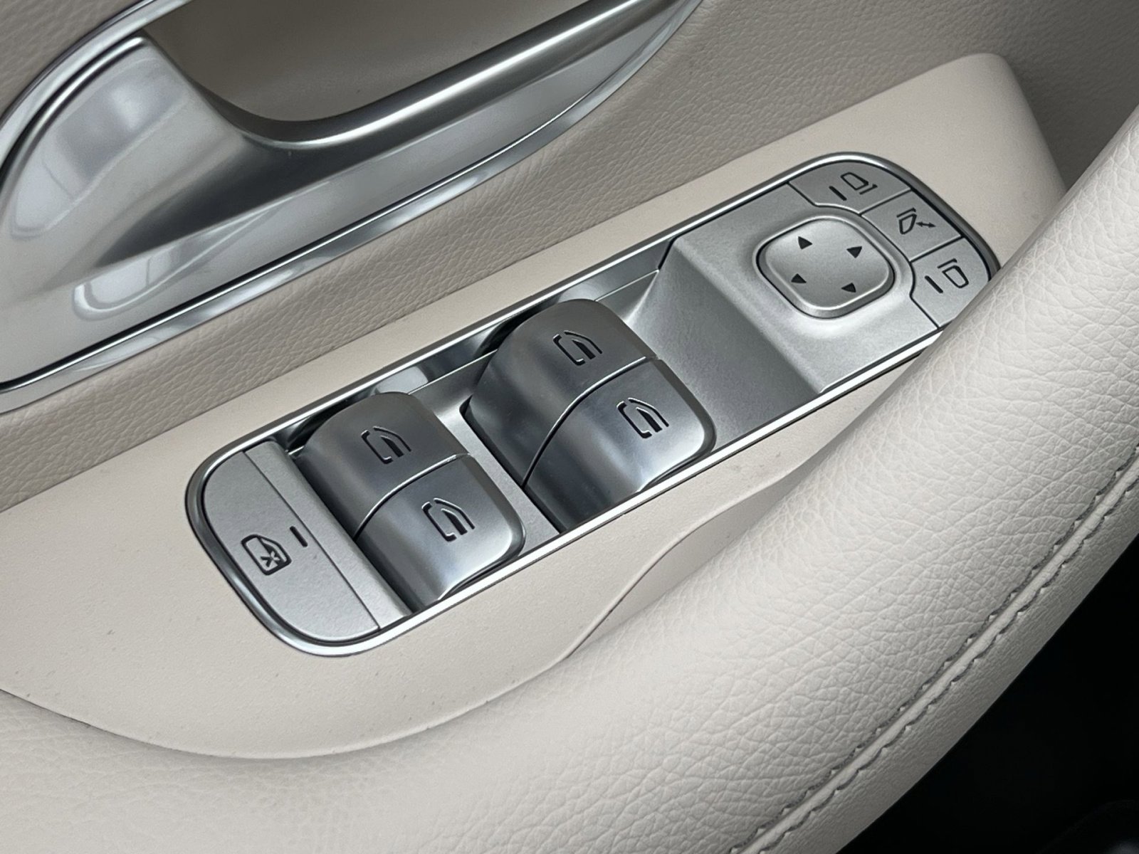 New 2026 Mercedes-Benz GLE 450 4MATIC image 13