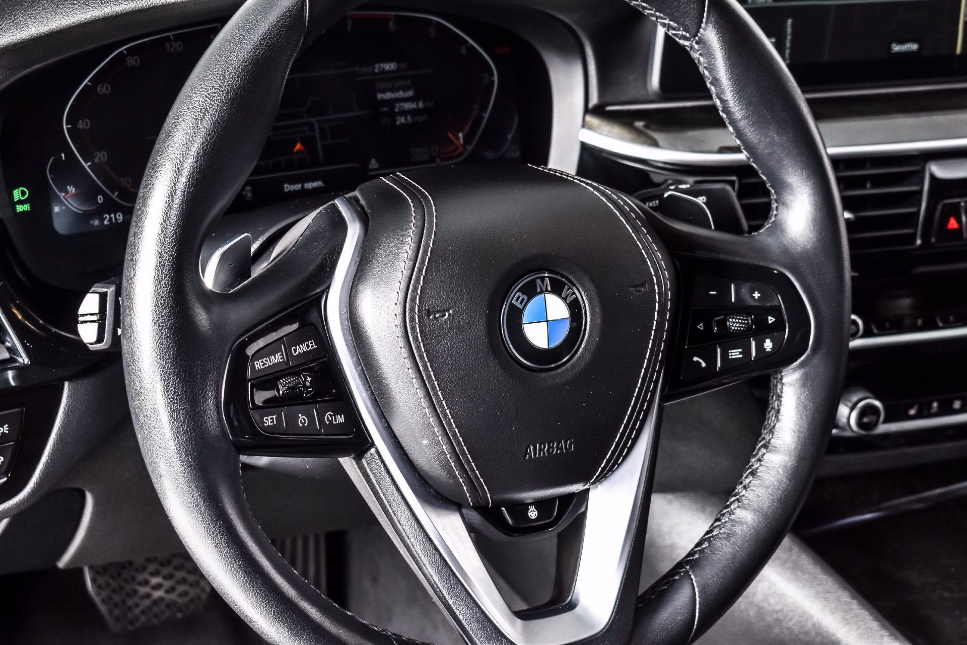 Used 2023 BMW 530i xDrive w/ Premium Package AWD/4WD image 18