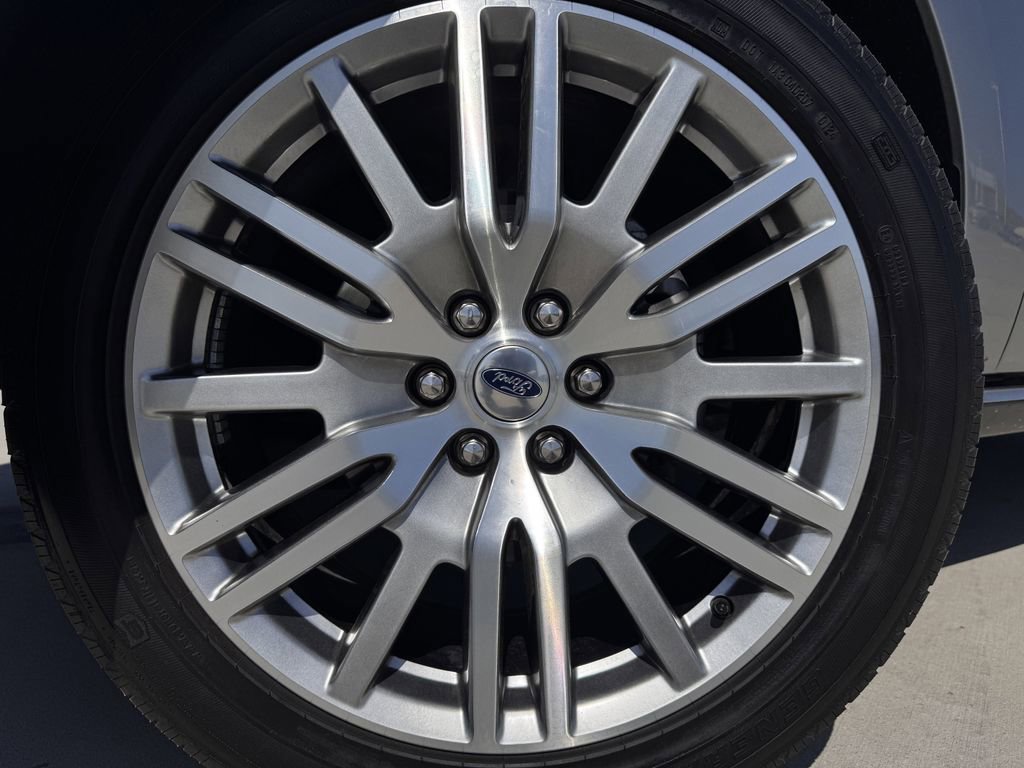 Used 2024 Ford Expedition Limited image 9