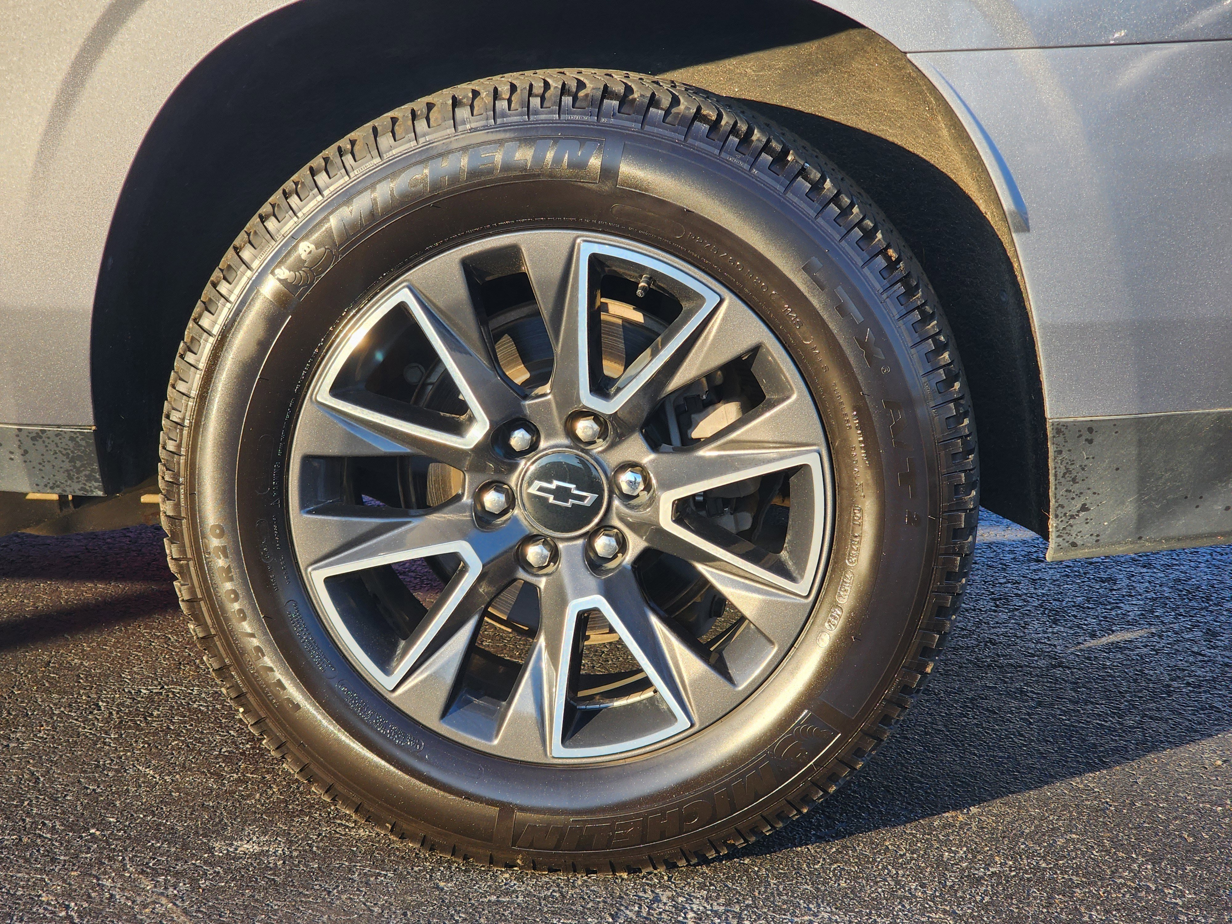 Used 2021 Chevrolet Suburban Z71 w/ Z71 Off-Road Package image 11