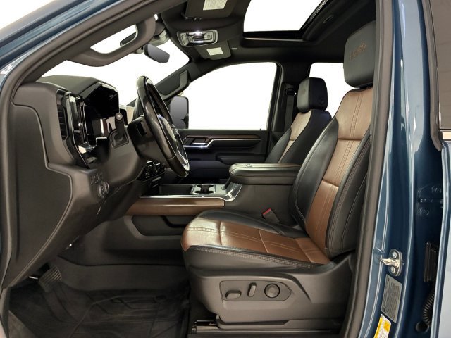 Certified 2024 Chevrolet Silverado 3500 High Country w/ Technology Package AWD/4WD image 12