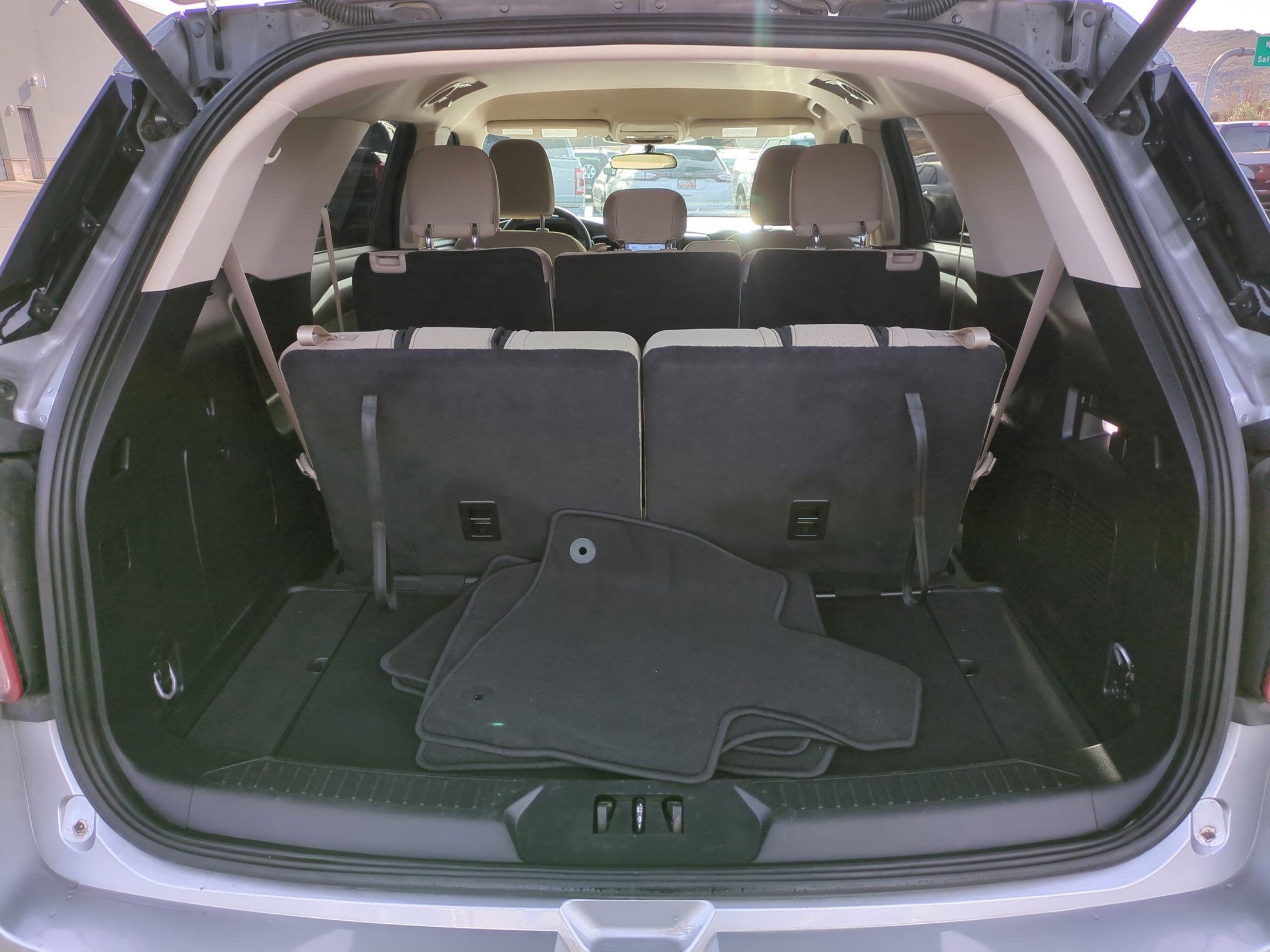 Used 2023 Ford Explorer 4WD w/ Class IV Trailer Tow Package image 27