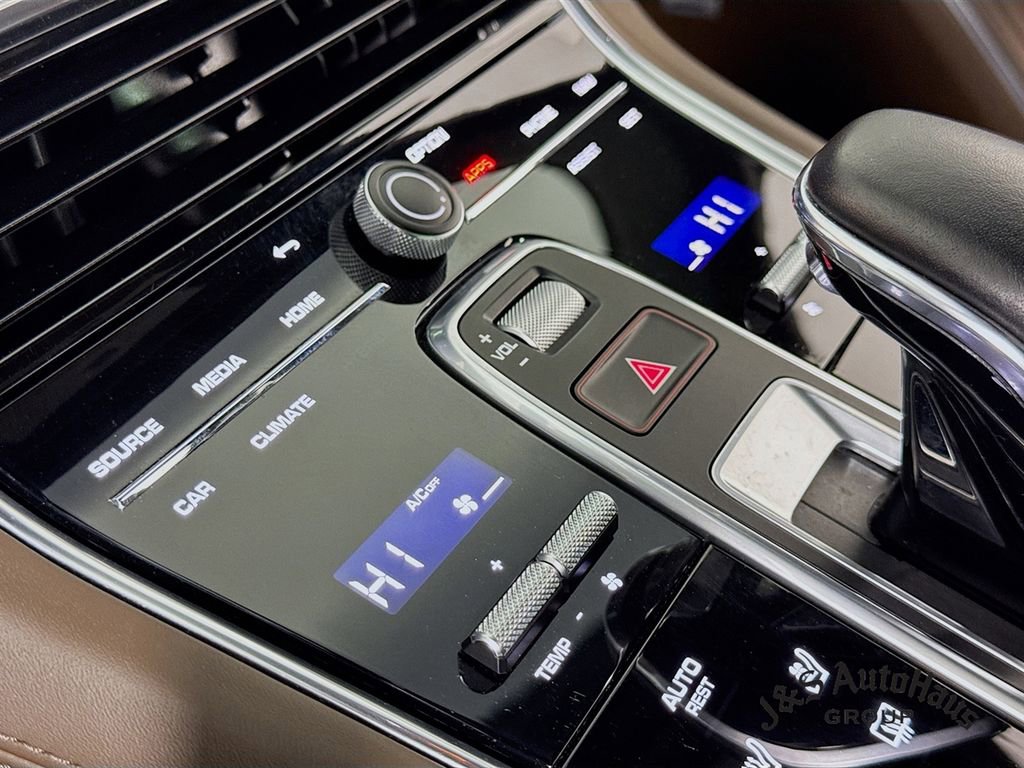 Used 2022 Porsche Panamera 4 Platinum Edition image 20
