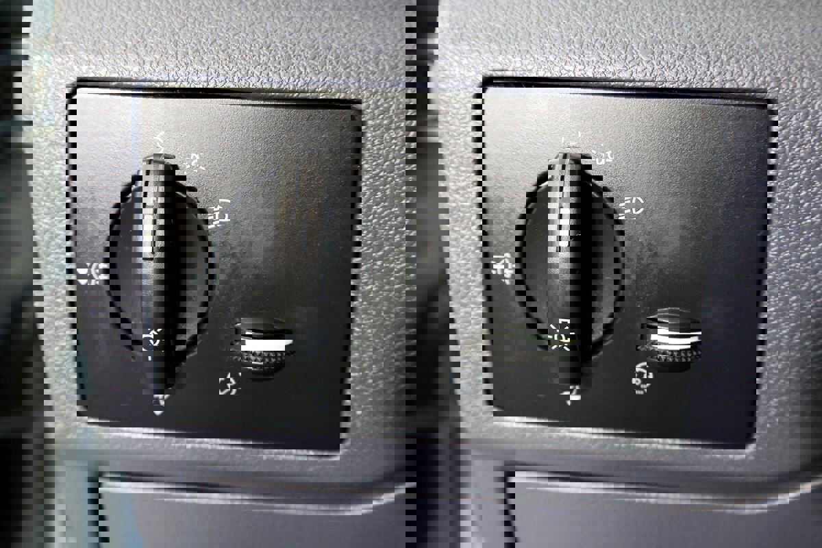 Used 2012 Ford Transit Connect XLT Premium image 16