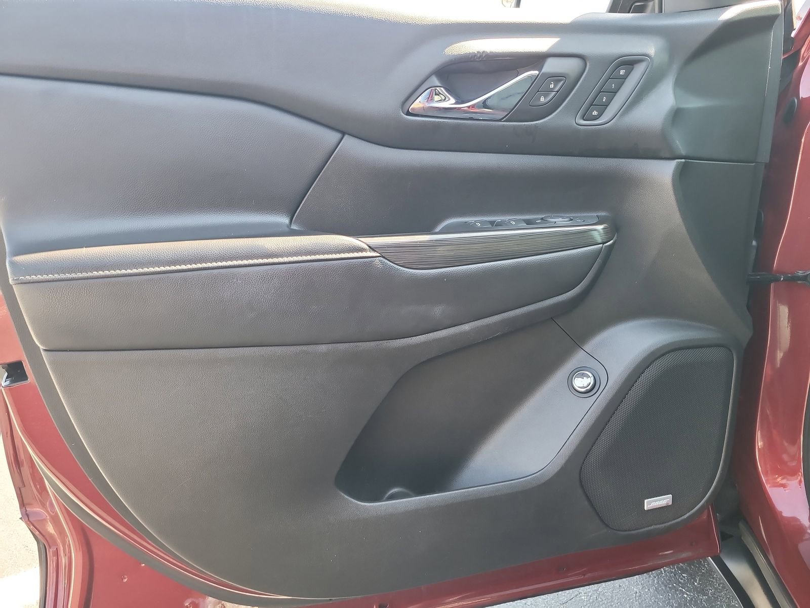 Used 2018 GMC Acadia SLT image 16