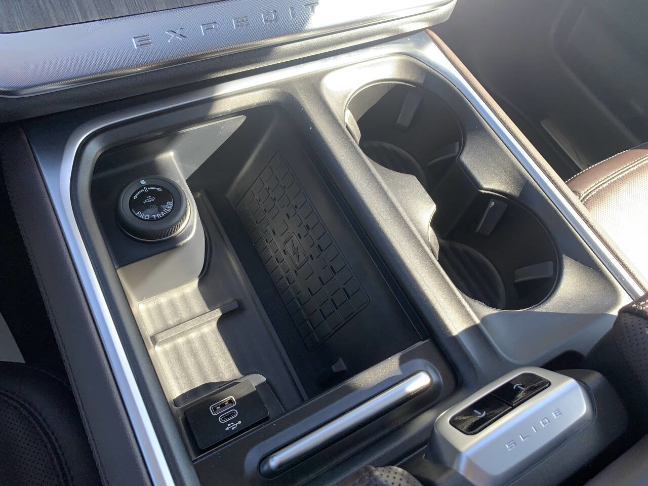 Used 2025 Ford Expedition Platinum w/ Platinum Ultimate Package image 16